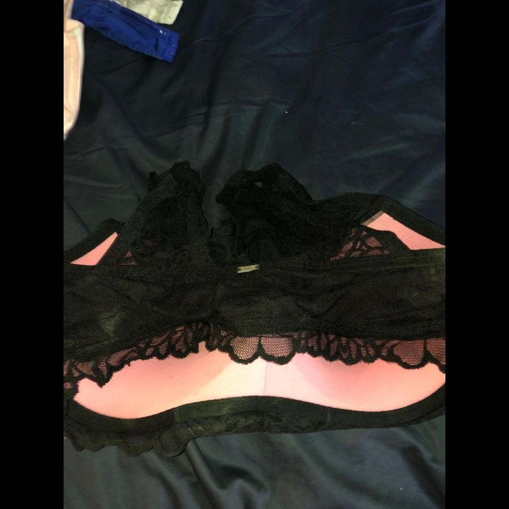 Victoria secret bra no straps connected
